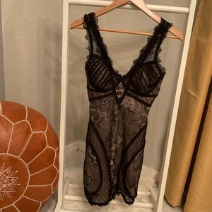 Bebe Sz XS Black and Nude MINI Dress